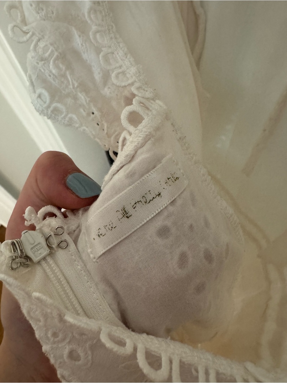 White Eyelet Ruffle romper - Picture 4 of 5